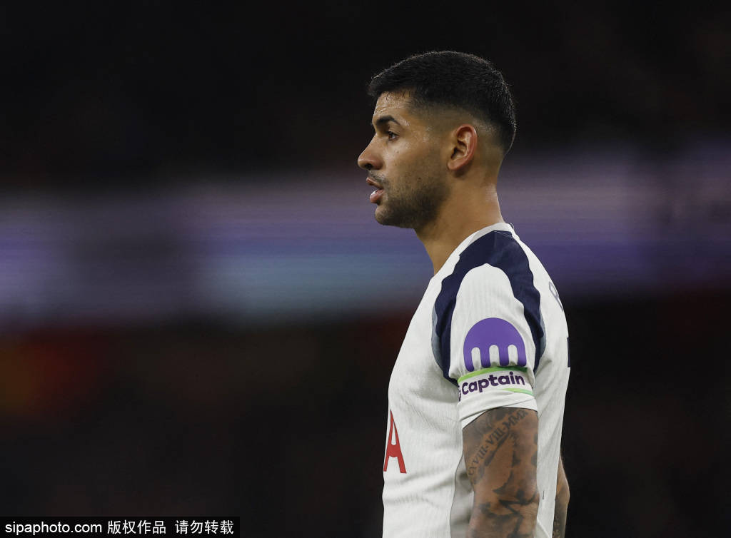 凯恩重返酋长球场：从被放弃到顶级射手的蜕变